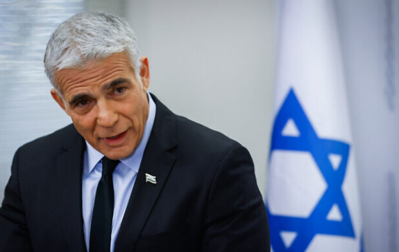 لابيد يحذر: 